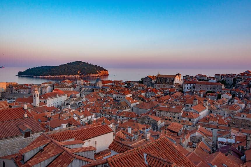 Die Altstadt von Dubrovnik bei Sonnenuntergang.